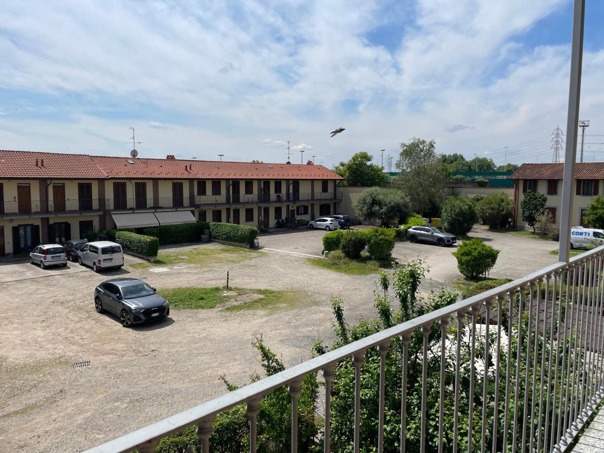 Bnbook-Monolocale Corte Borromeo Rho Exterior foto
